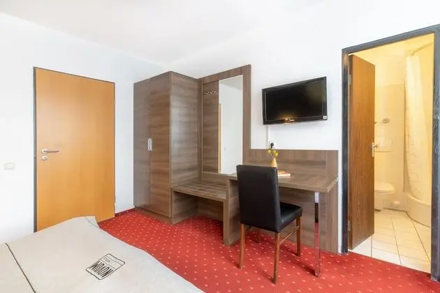 Comfort Tek Büyük Yataklı Oda