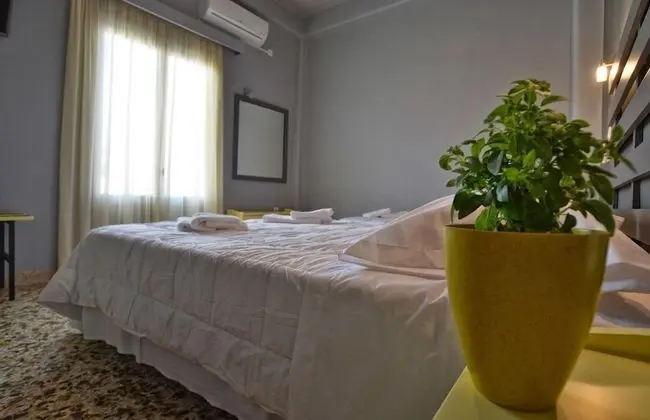 Tek Büyük veya İki Ayrı Yataklı Oda, 3 Tek Kişilik Yatak, Sigara İçilmez, Şehir Manzaralı