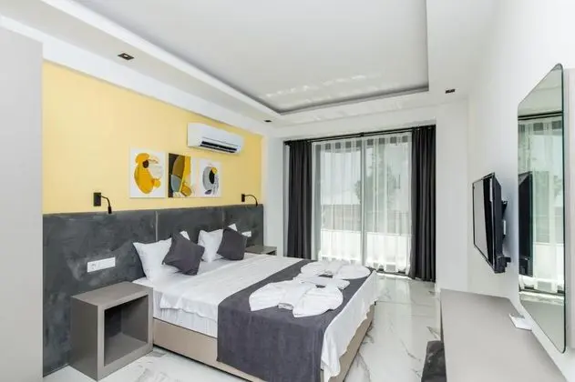 Standart Oda, Sokak Manzaralı, Balkonlu