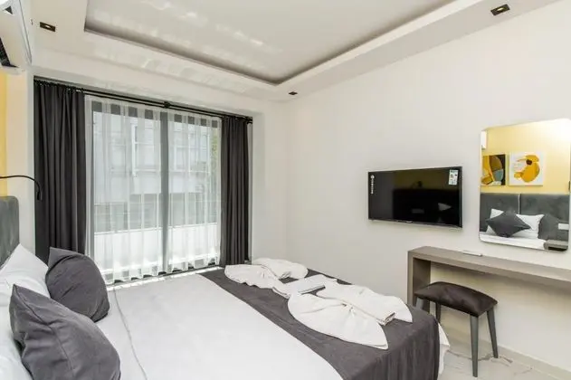 Standart Oda, Sokak Manzaralı, Balkonlu