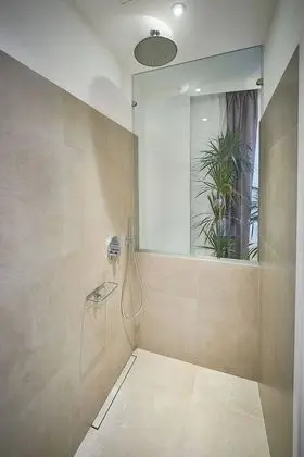 Premium Tek Büyük Yataklı Oda