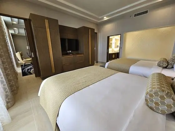 Governer Suite (Lounge Access)