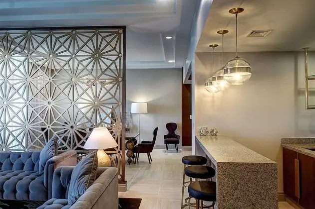 Governer Suite (Lounge Access)