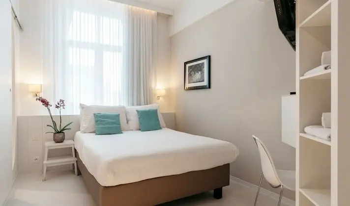 Tek Büyük Yataklı Oda