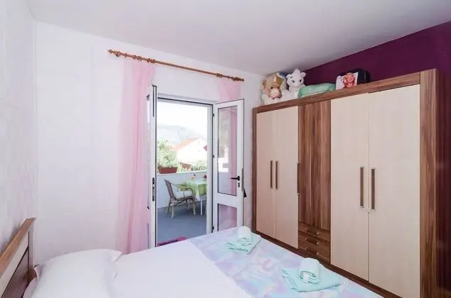 Tek Büyük Yataklı Oda (Double Room with Balcony and Sea View)