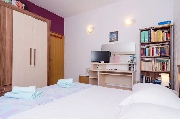 Tek Büyük Yataklı Oda (Double Room with Balcony and Sea View)