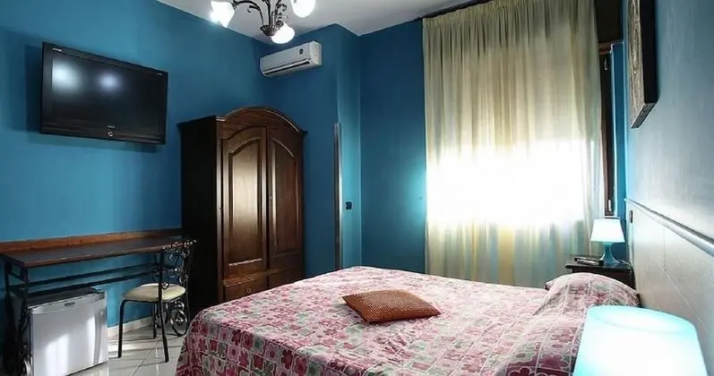 Standard Tek Büyük Yataklı Oda