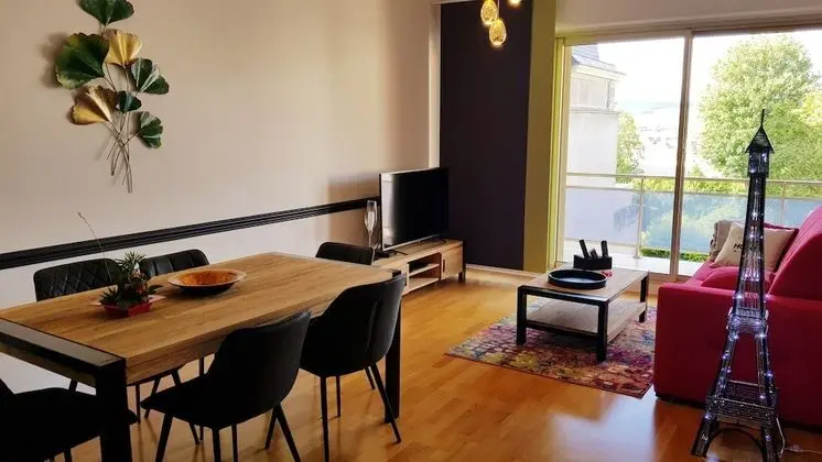 Luxury Apart Daire, Banyolu/Duşlu (Avenue de Champagne)