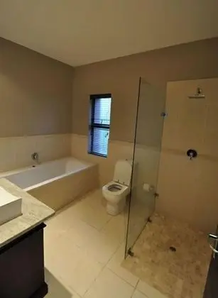 Villa (6 Bedrooms)
