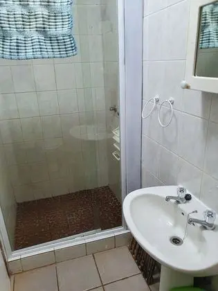 Standard Tek Büyük Yataklı Oda (3)