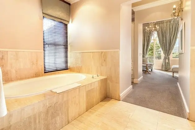 Luxury Süit, Göl Manzaralı