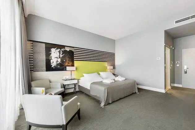 Superior Tek Büyük veya İki Ayrı Yataklı Oda (4 * )