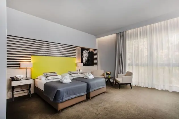 Superior Tek Büyük veya İki Ayrı Yataklı Oda (4 * )