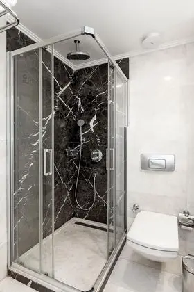 https://images.etstur.com/files/images/hotelImages/CYB/97275/l/Les-Ambassadeurs-Hotel---Casino-Oda-319368.jpg