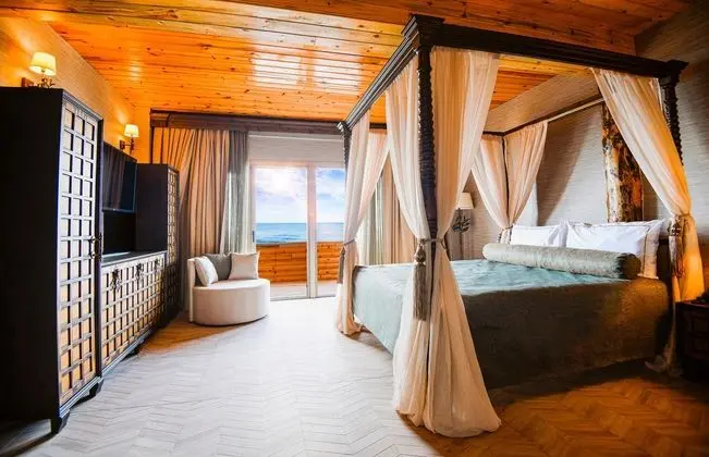 https://images.etstur.com/files/images/hotelImages/CYB/97275/l/Les-Ambassadeurs-Hotel---Casino-Oda-338354.jpg