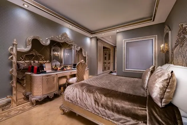 https://images.etstur.com/files/images/hotelImages/CYB/97275/l/Les-Ambassadeurs-Hotel---Casino-Oda-396210.jpg