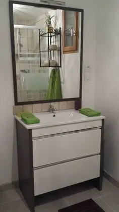 Comfort Tek Büyük Yataklı Oda, Banyolu/Duşlu (Chambre d'hôtes)