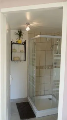 Comfort Tek Büyük Yataklı Oda, Banyolu/Duşlu (Chambre d'hôtes)