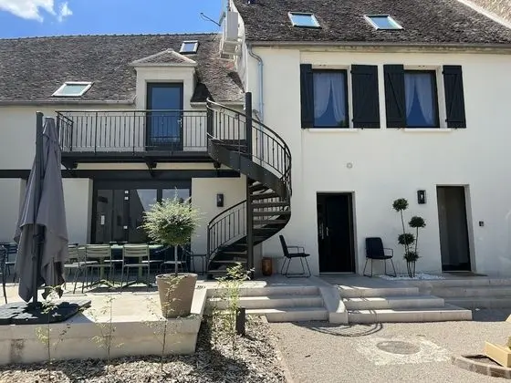 Stüdyo, Banyolu/Duşlu, Üzüm Asması Manzaralı (Studio 2)