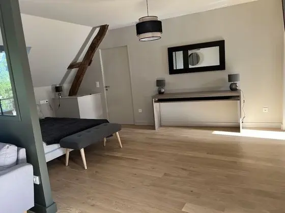 Stüdyo, Banyolu/Duşlu, Üzüm Asması Manzaralı (Studio 2)