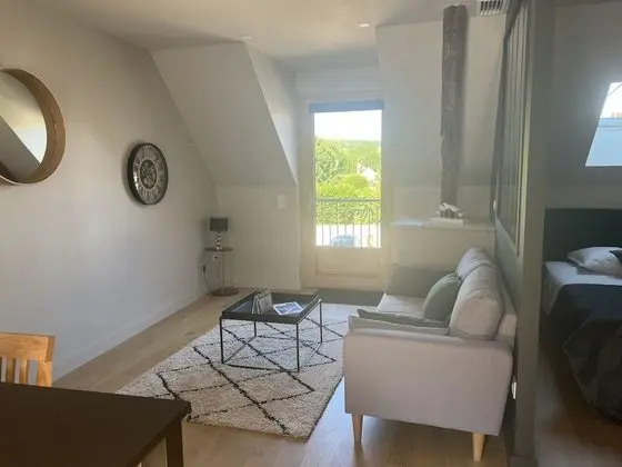 Stüdyo, Banyolu/Duşlu, Üzüm Asması Manzaralı (Studio 2)