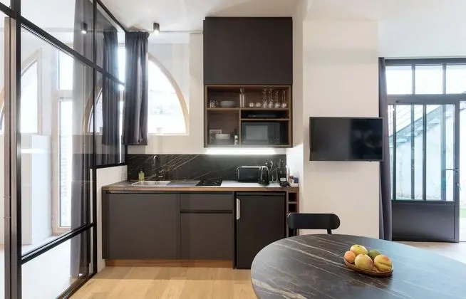 Deluxe Apart Daire, Özel Banyo, Bahçe Manzaralı (Chez Béatrice)