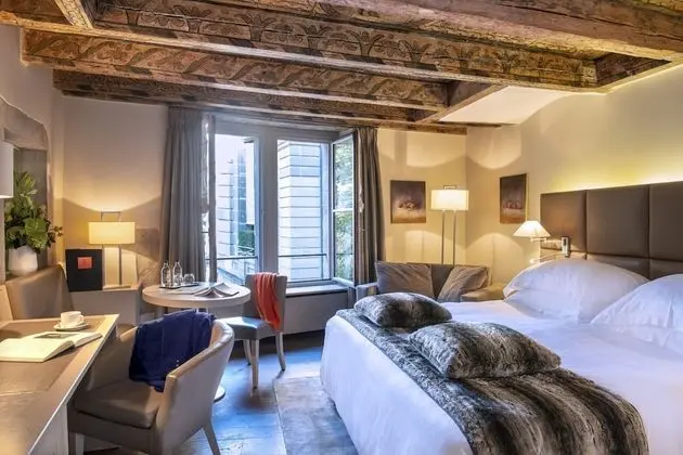 Prestige Room