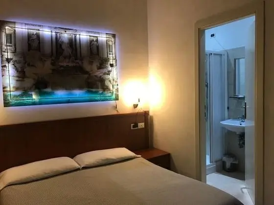 Üç Kişilik Oda