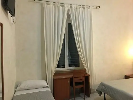 Üç Kişilik Oda