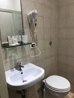 Üç Kişilik Oda