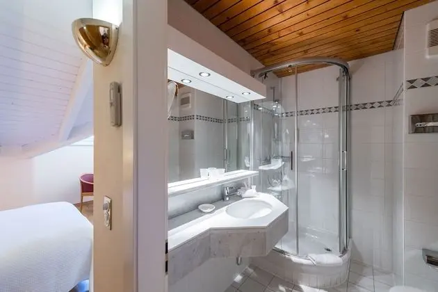 Standard Tek Büyük Yataklı Oda