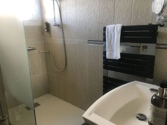 Comfort Tek Büyük Yataklı Oda (1)