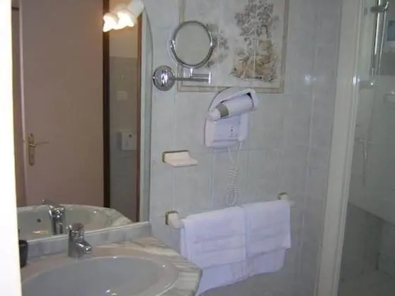 Comfort Tek Büyük Yataklı Oda (1)