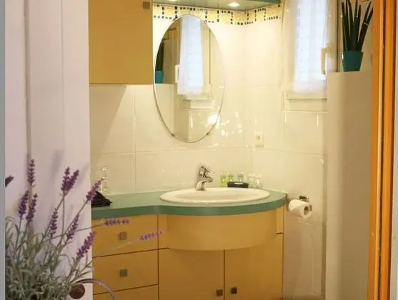 Comfort Süit, Engellilere Uygun, Banyolu/Duşlu (2 Adults and 2 Children )