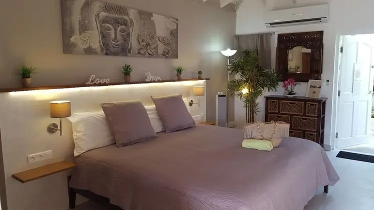 BUNGALOW 2