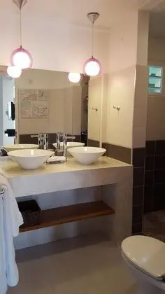 BUNGALOW 2
