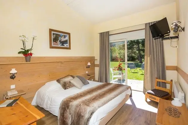 Classic Tek Büyük veya İki Ayrı Yataklı Oda (shower)