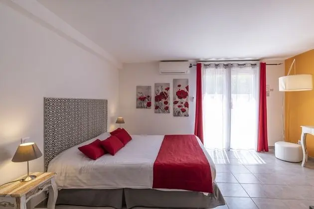 Superior Tek Büyük veya İki Ayrı Yataklı Oda