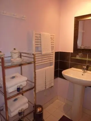 Standard Tek Büyük Yataklı Oda (Emilia)