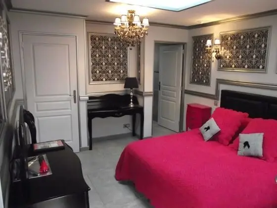 Comfort Tek Büyük Yataklı Oda, Havuz Manzaralı (1 person)