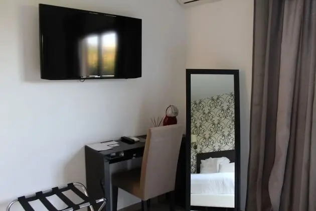 Comfort Tek Büyük veya İki Ayrı Yataklı Oda