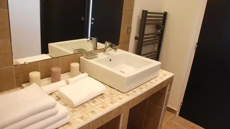 Comfort Tek Büyük veya İki Ayrı Yataklı Oda