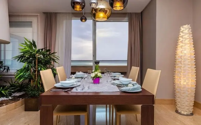 ADAM Four Bedrooms Lake View Loft
