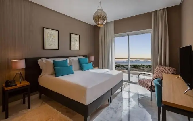 ADAM One Bedroom Suite Lake View