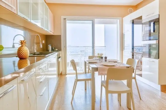 ADAM Three Bedrooms Lake View Pool Loft