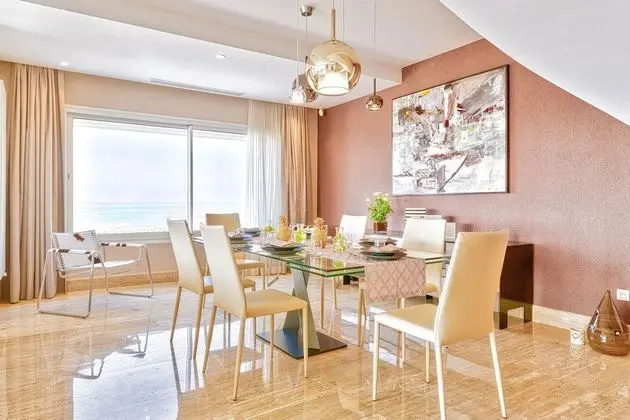 ADAM Three Bedrooms Lake View Pool Loft