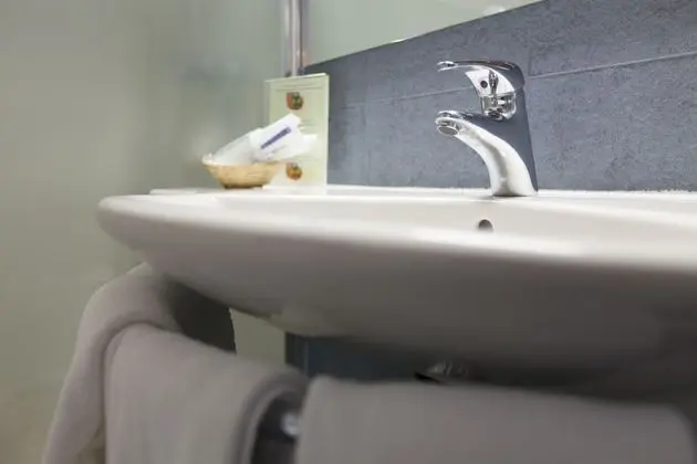 Traditional Tek Büyük Yataklı Oda