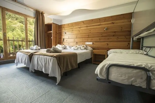 Traditional Üç Kişilik Oda