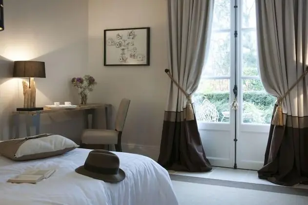 Tek Büyük Yataklı Oda (Clair-Obscur)