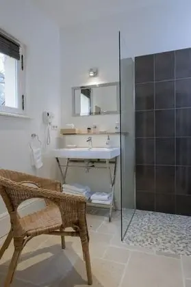 Tek Büyük Yataklı Oda (Clair-Obscur)